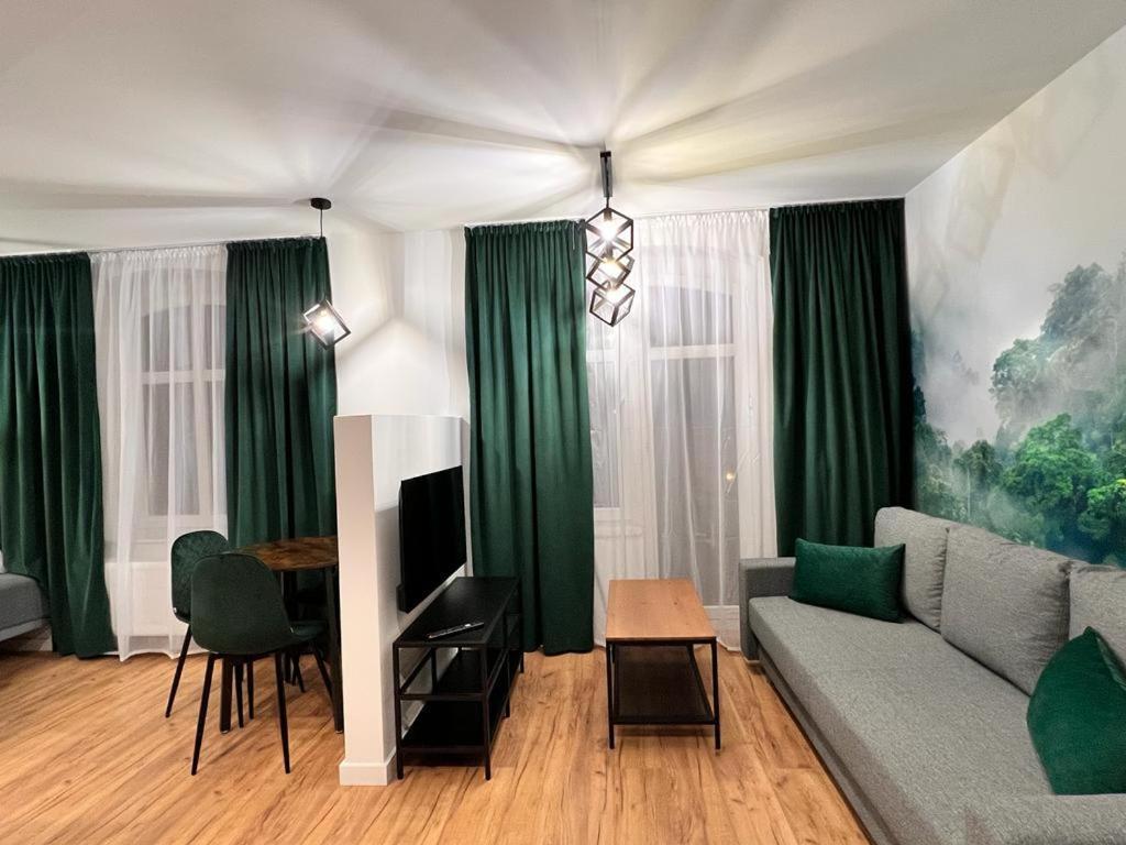 Green Hill Apartments Катовіце Екстер'єр фото