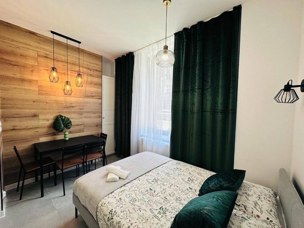 Green Hill Apartments Катовіце Екстер'єр фото